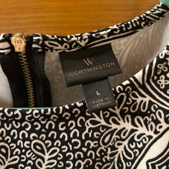 Worthington Top with peplum and zipper back, size L - Picture 2 of 3